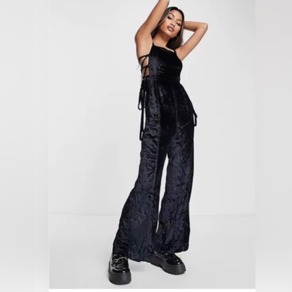 Free People black‎ Velvet Tie-Side Overalls Jumpsuit size small brand new - Picture 2 of 5